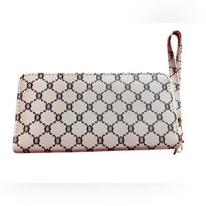 FASHION WALLET/ WRISTLET 12 credit card slots & can fit an IPhone